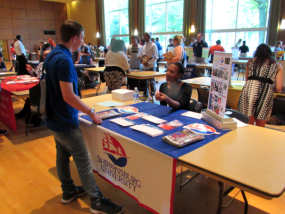 college-fair-2014.jpg